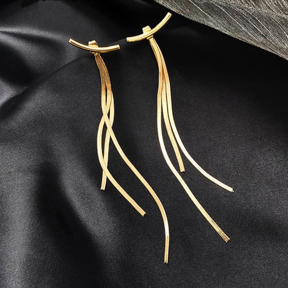 18K Yellow Gold Long Thread Tassel Arc Earrings - Picture 5 of 6